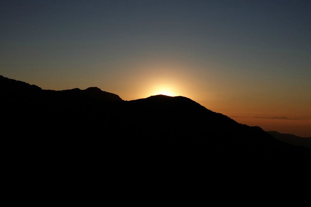 Au petit matin de la 14ème étape. Chaque jour, depuis notre hébergement nous profitons du lever et du coucher du soleil.